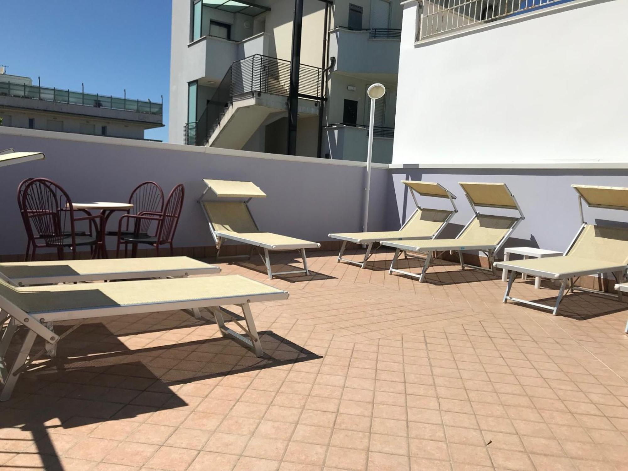 Mirabella Hotel *